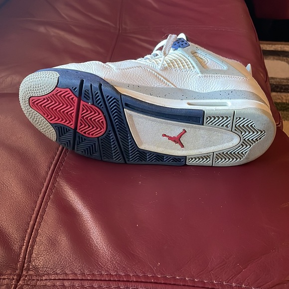 Air Jordan Sneakers Men’s 4 - Picture 3 of 4